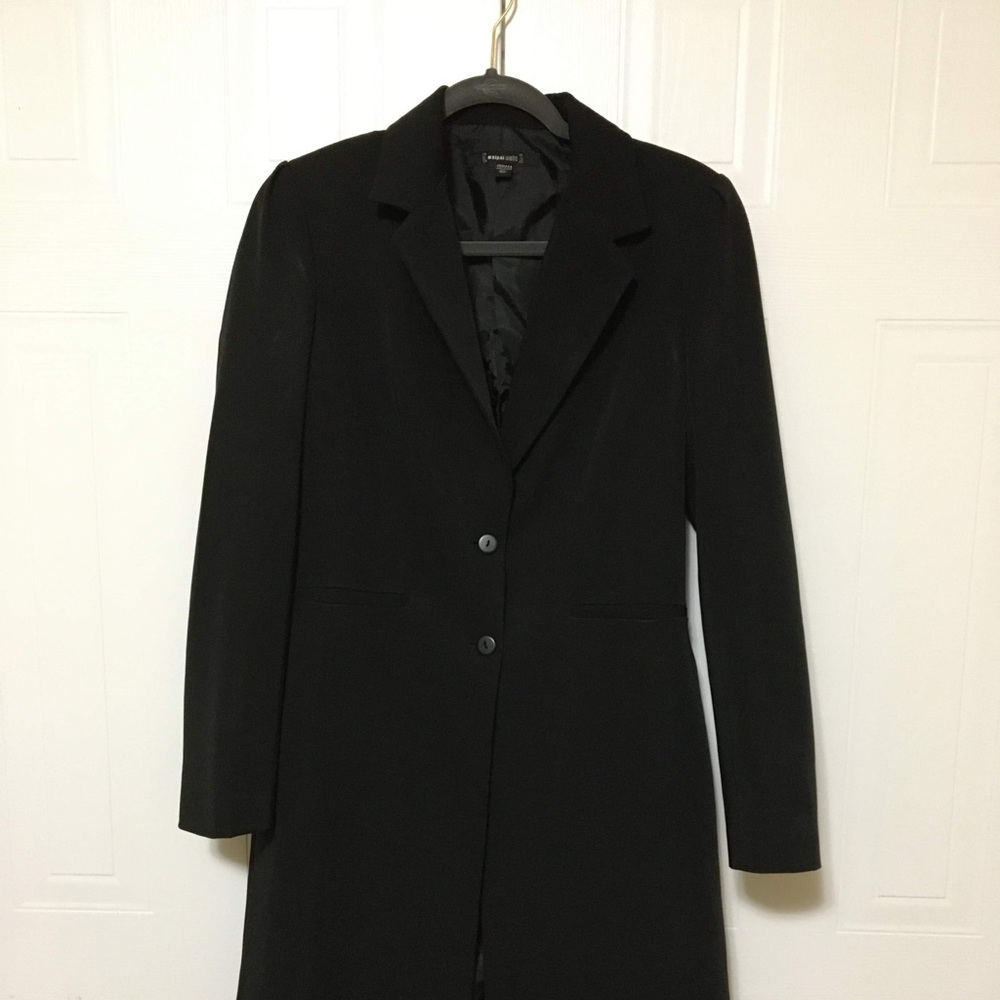 Black knee-length blazer